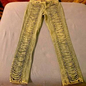 Stretchy quality, hip, hugging jeans with boot cut